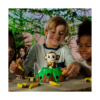Kinderen die het actiespel Banana Joe spelen