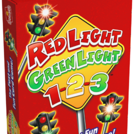De doos van het partyspel Red Light Green Light vanuit een linkerhoek