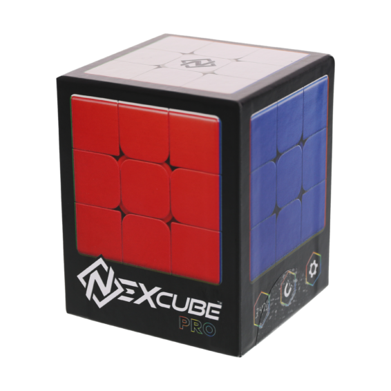 De doos van de supersonische speedcube Nexcube 3x3 Pro Cube vanuit een rechterhoek