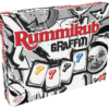 De doos van het strategiespel Rummikub Graffiti vanuit een linkerhoek