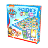 De doos van het strategische kinderspel Sequence Junior Paw Patrol vanuit een rechterhoek