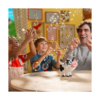 Een gezin dat de bellen van Koe Hatsjoe prikken