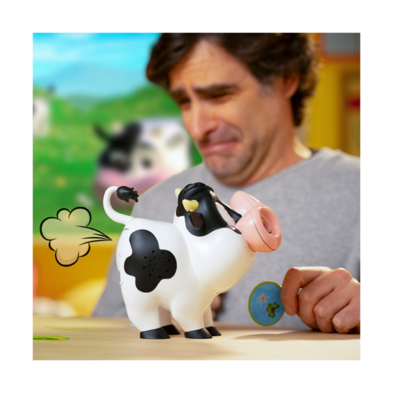 de koe van het spel die een scheetje laat