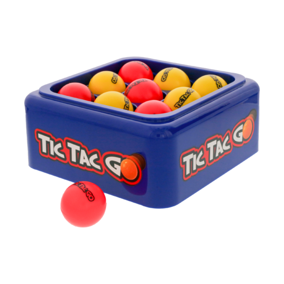 De inhoud van de doos van het familiespel Tic Tac Go